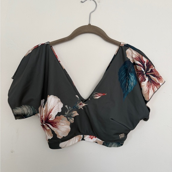 Albion Fit Rica Cape Swim Crop, size small - Picture 2 of 4